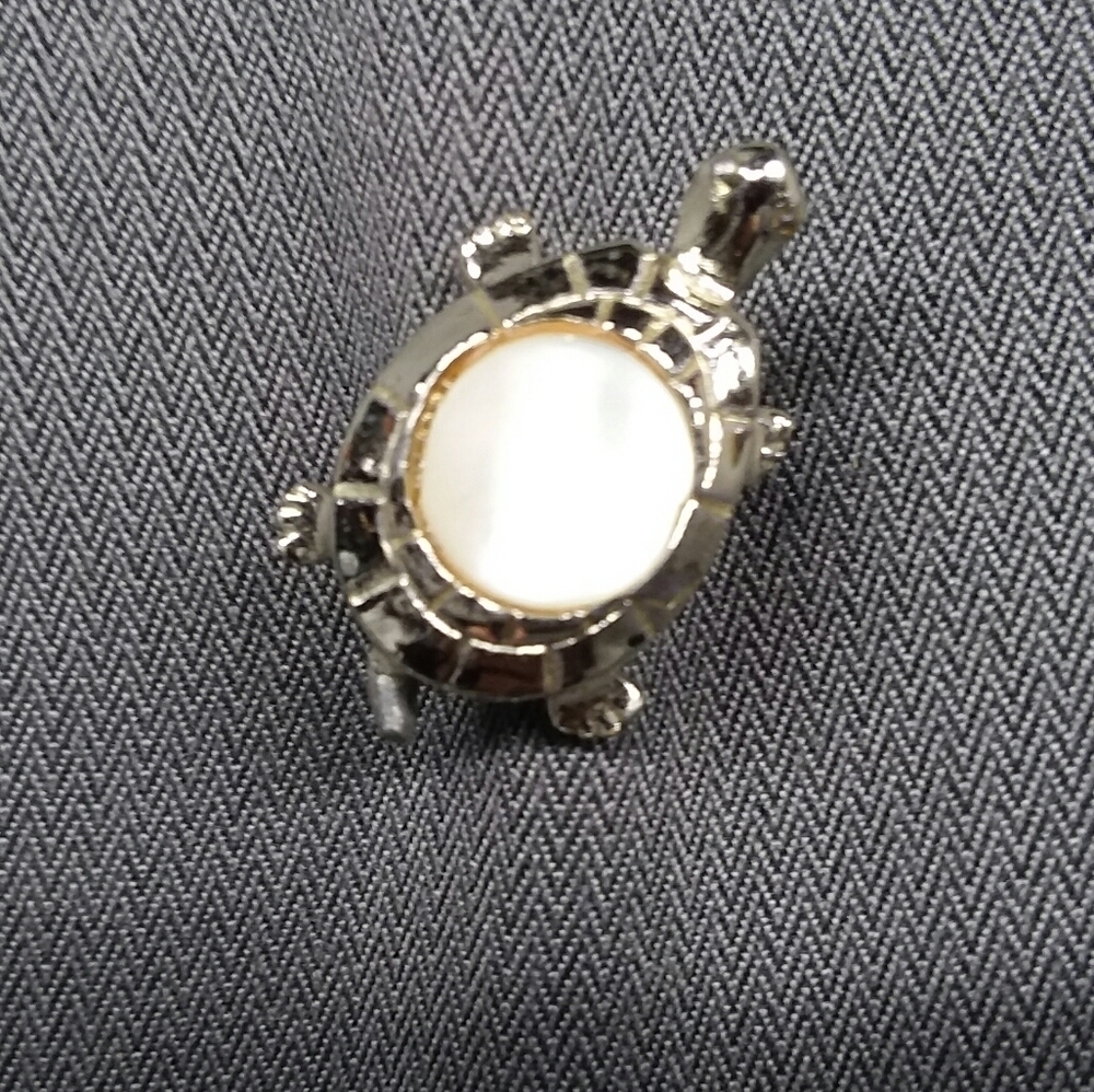๐3/$12 item. Super Cute Small Pins Bundle! - Picture 4 of 5